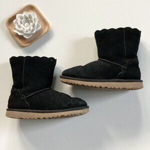 Ugg Black Classic Short Fame Boot